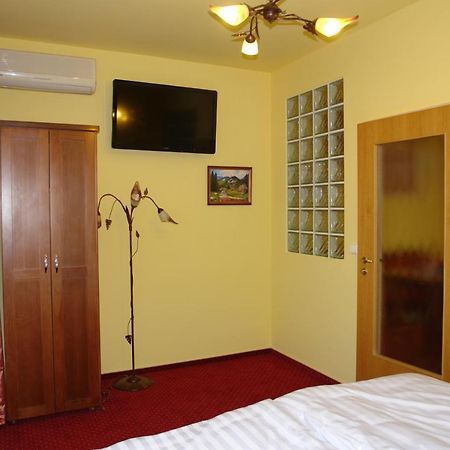 Holdlux Apartmanok シャールヴァール エクステリア 写真