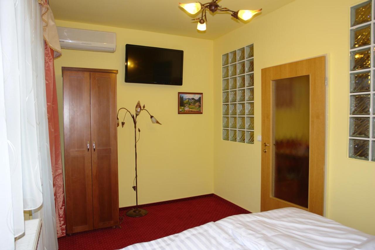 Holdlux Apartmanok シャールヴァール エクステリア 写真