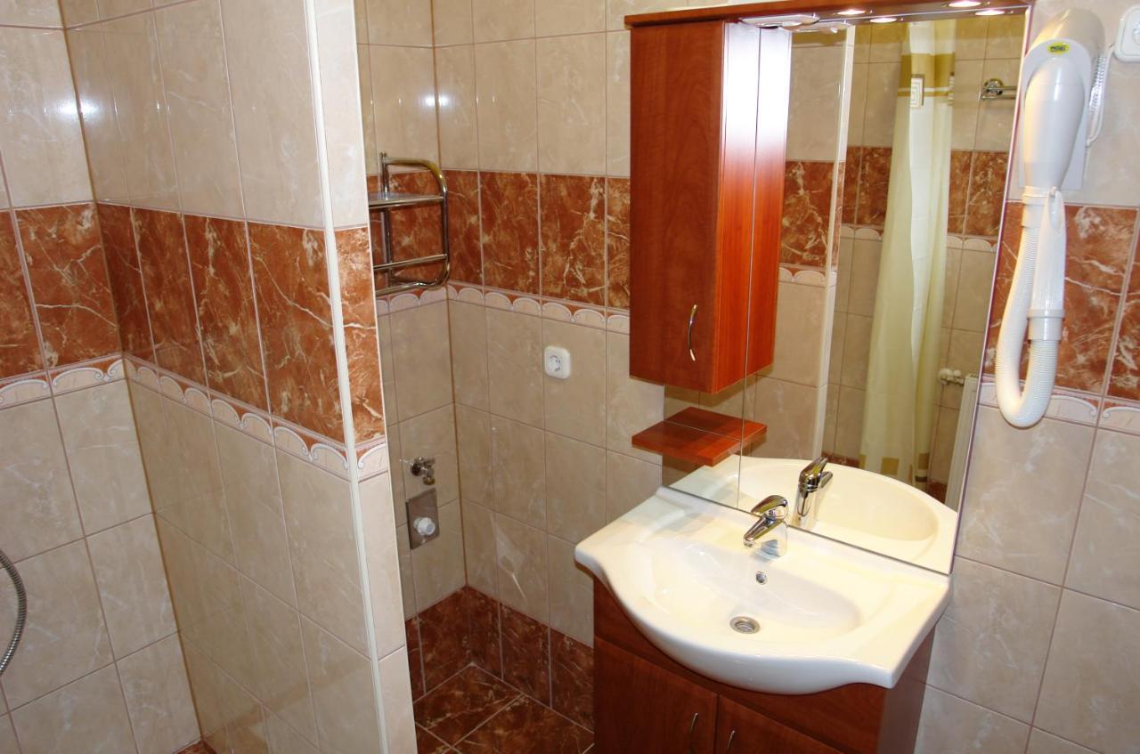 Holdlux Apartmanok シャールヴァール エクステリア 写真