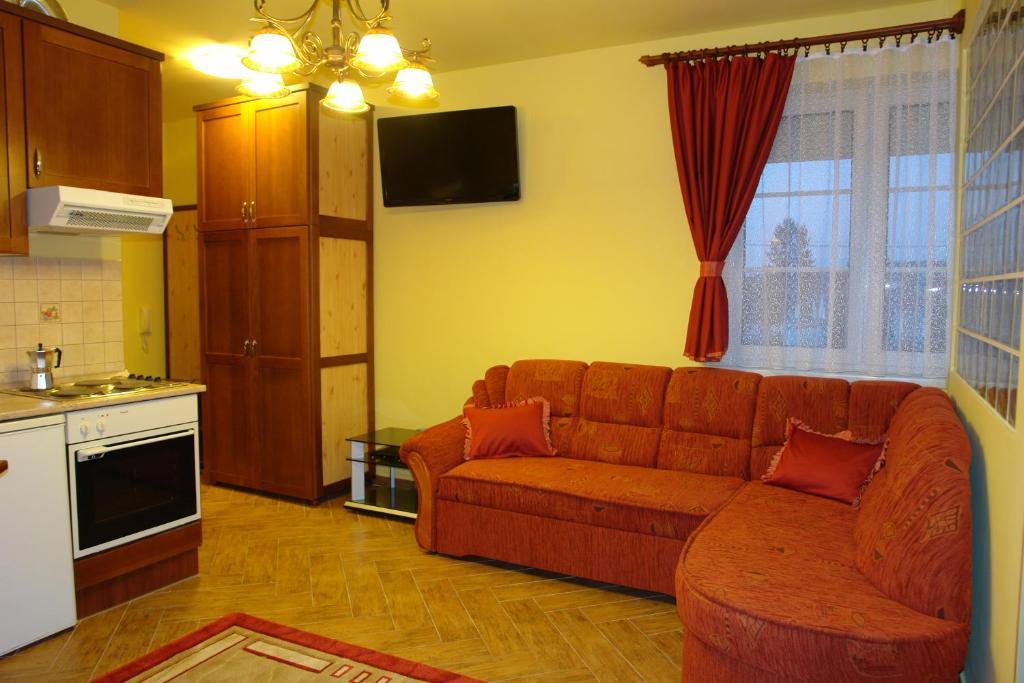 Holdlux Apartmanok シャールヴァール 部屋 写真