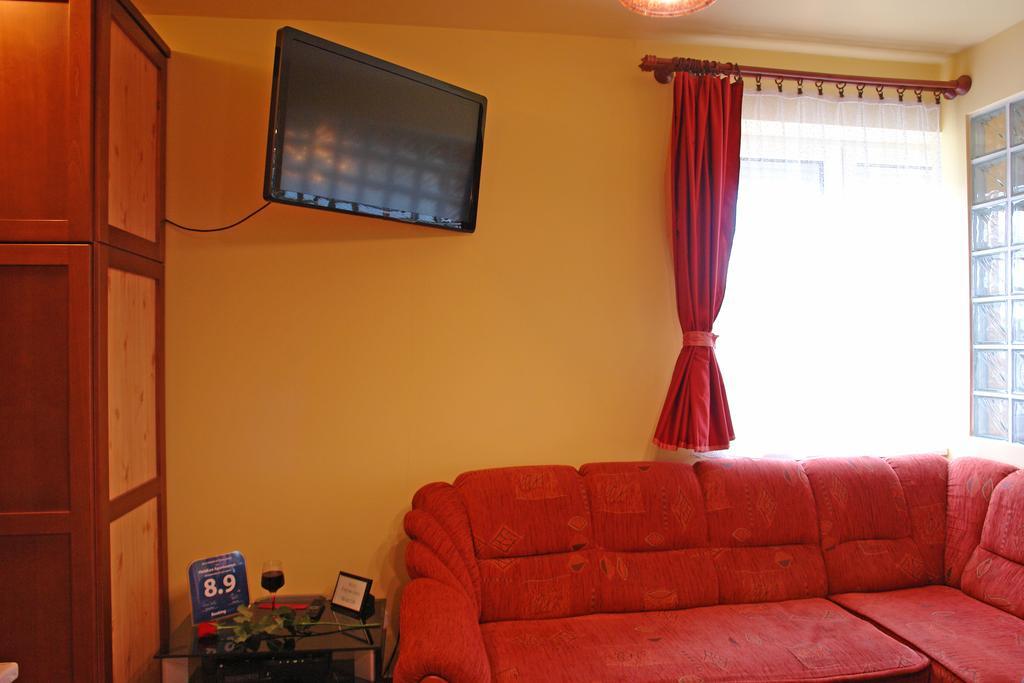 Holdlux Apartmanok シャールヴァール エクステリア 写真